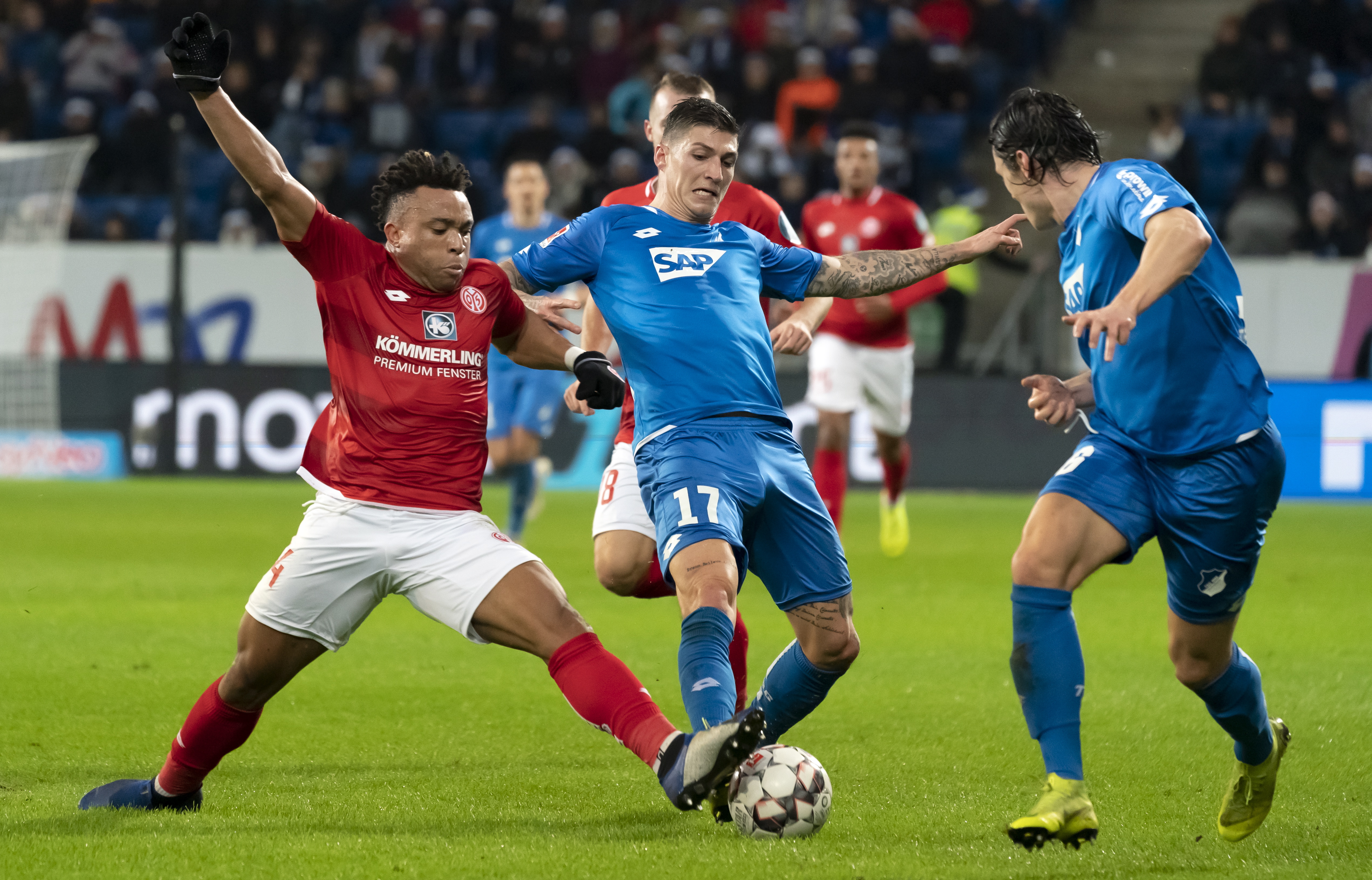 相比之下 相比之下